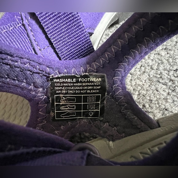 Keen Water/Hiking Sandal sz9.5 - Picture 8 of 10